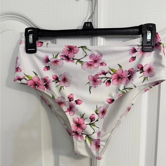 Women’s Swim Bundle – 3 Piece Set – Tankini & One Piece – Size M - Picture 4 of 7